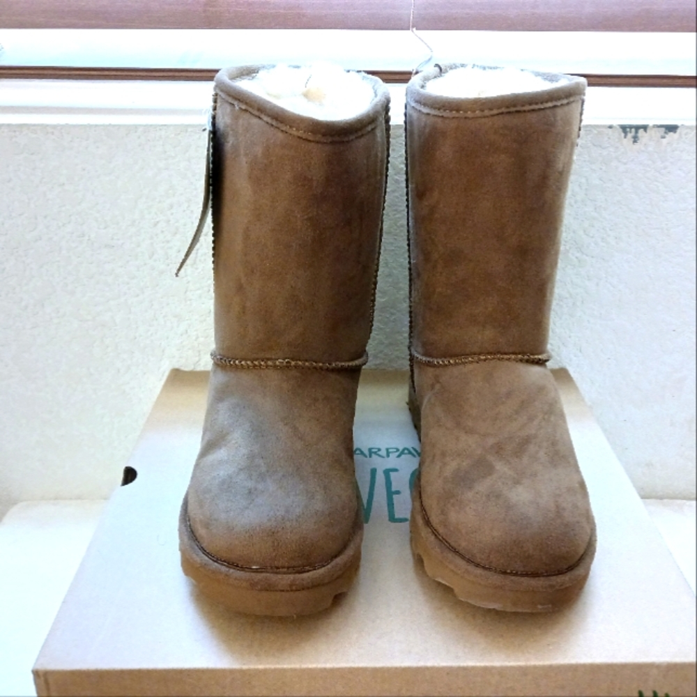 Bearpaw - Picture 2 of 4